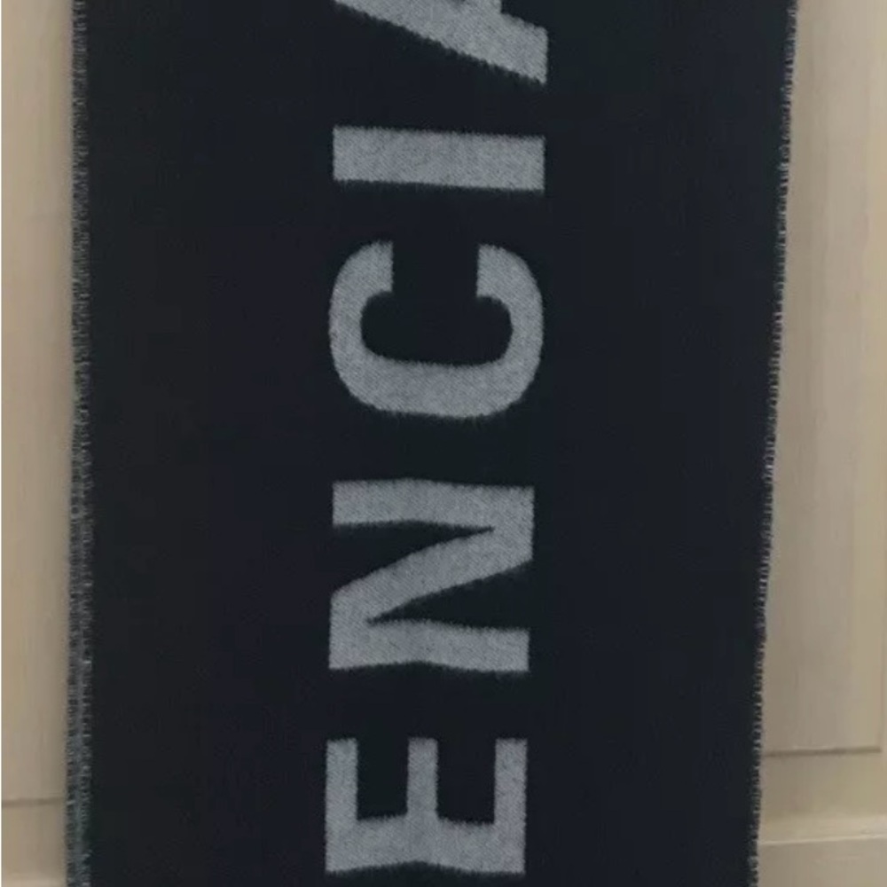 Balenciaga cashmere/wool black and gray logo scarf - Picture 7 of 12